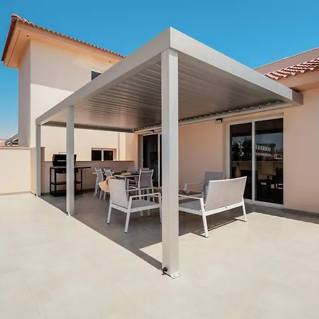 Apartment Analise Paralimni
