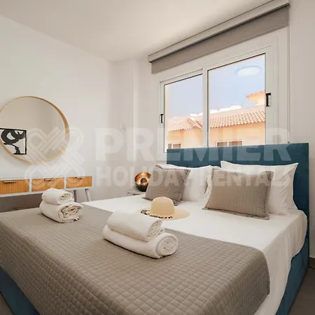 2br With Pools - Analise By Premier Paralimni